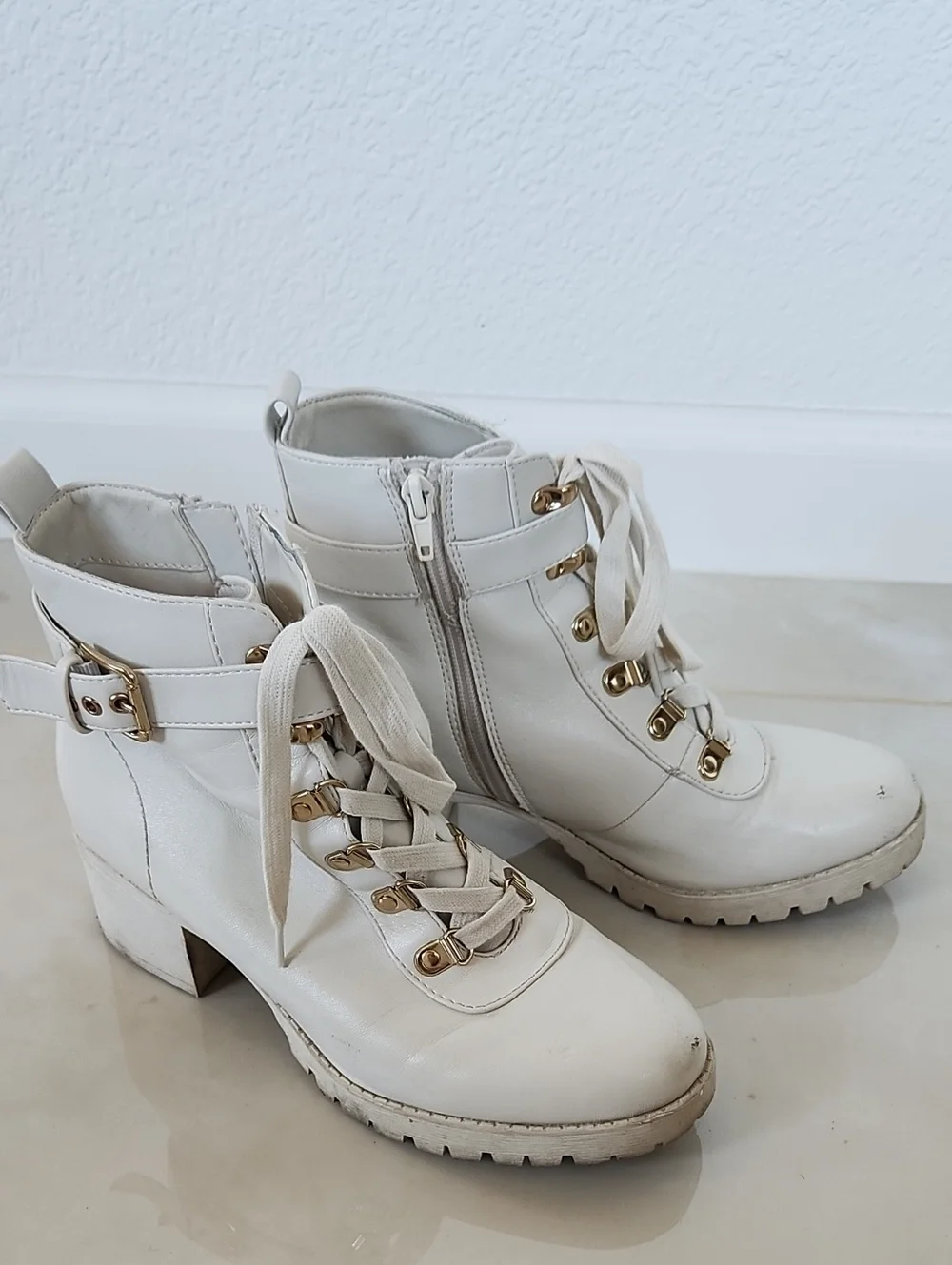 Wild Pair White Combat Boots  Fasgion Shoes Size 8